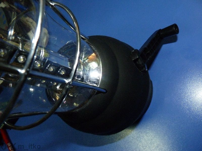 Фенер лампа с динамо и солар + usb