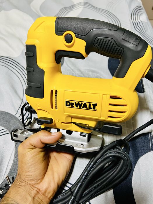 Fierastrau pendular DeWalt DWE349 nou