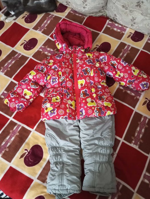 Зимний комбинезон для девочки