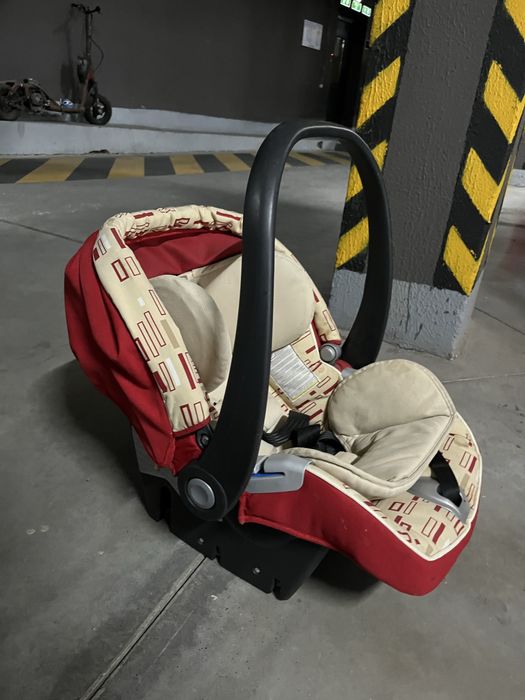 Продаю автокресло