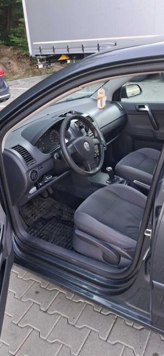 Vând polo 1.9 /2800euro neg