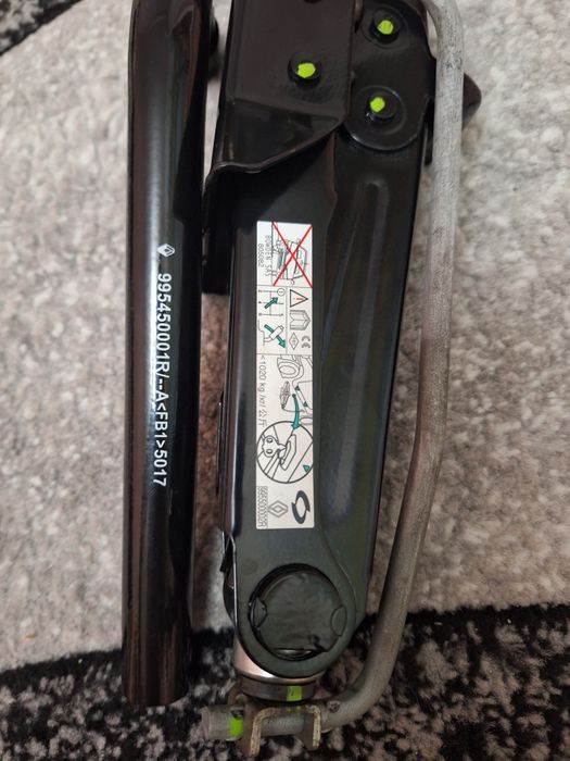 Cric  si cheie roti Megane 3-4 și Talisman