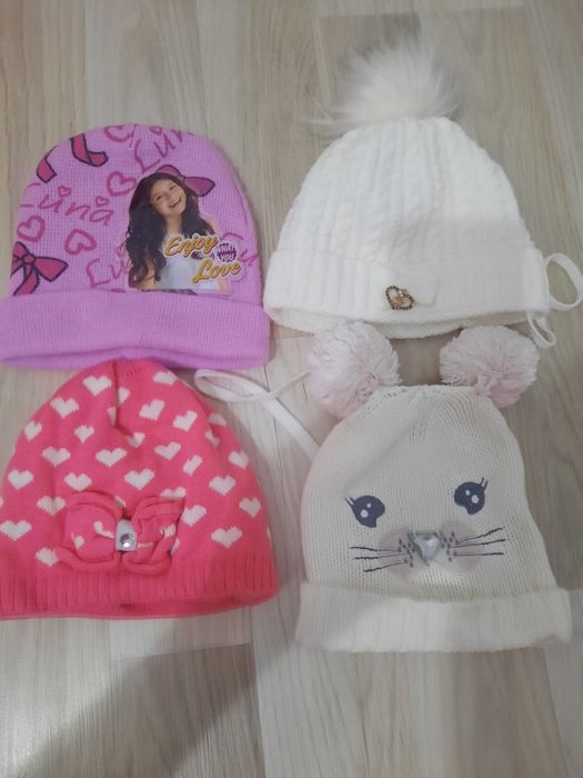 Lot Căciuli pr  copii