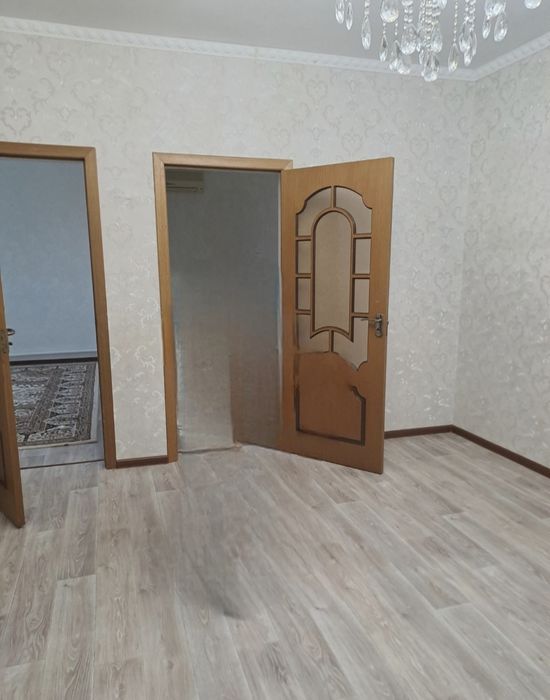 Двери деревянные б/у
