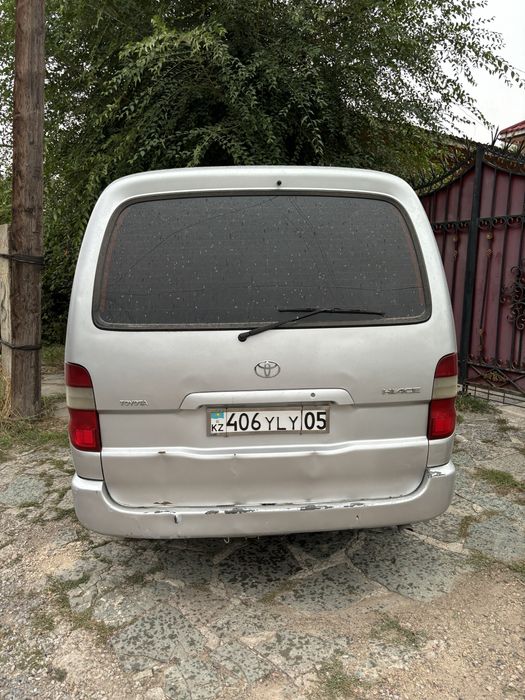 Toyota Hiace 2006г