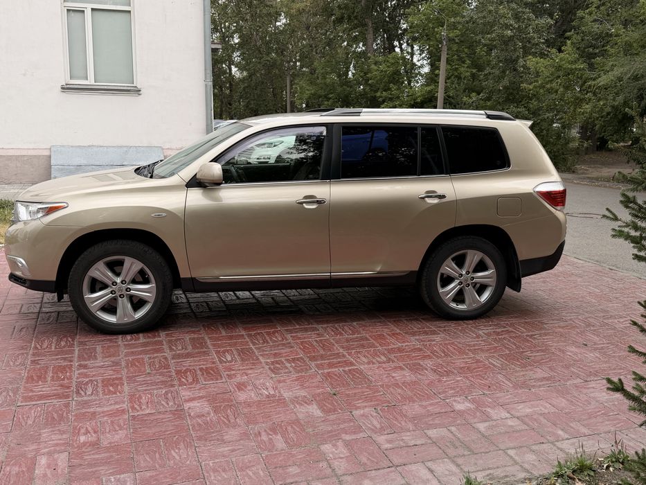 Продам Toyota Highlander 2011 г. объем двигателя 3.5
