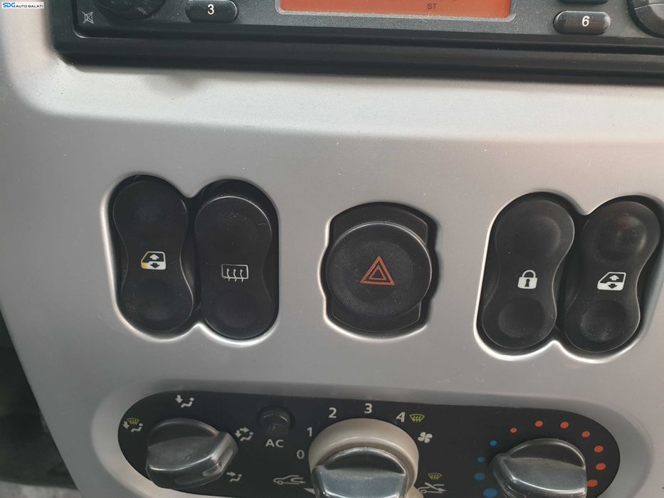 Buton Releu Avarii Dacia Sandero 1 2008 - 2012 [K8617]