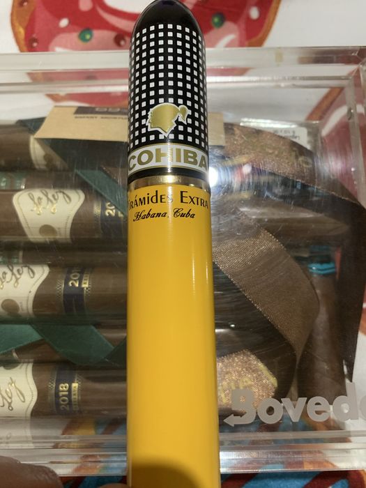 Trabucuri cubaneze Cohiba Piramide Extra Tubos
