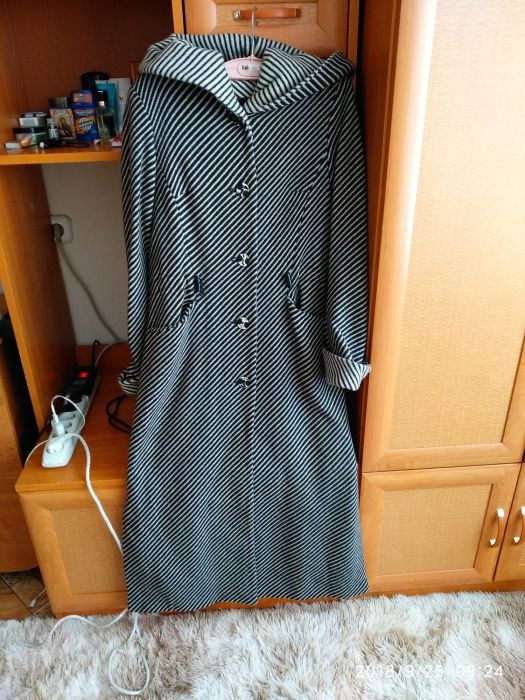 Продам пальто женское длинное