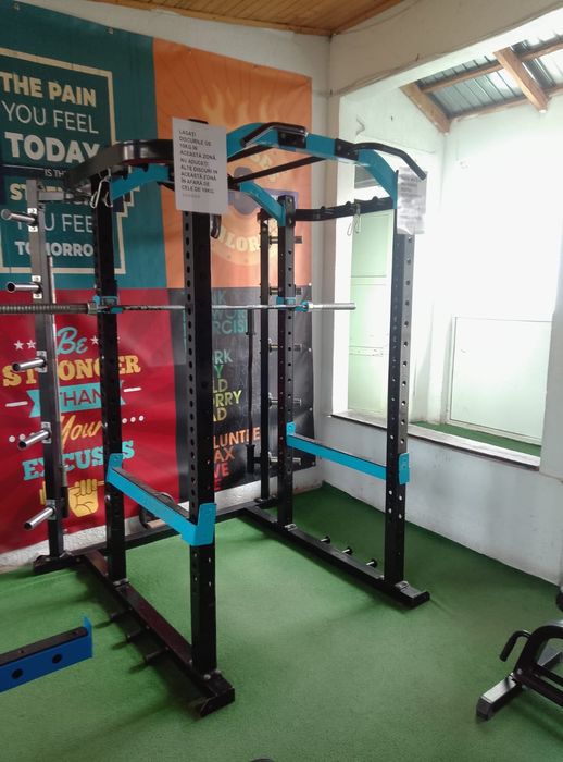 Aparate fitness triceps biceps trapez spate picioare