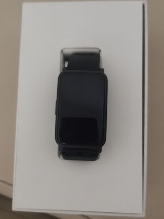 Ceasul inteligent Honor Watch ES