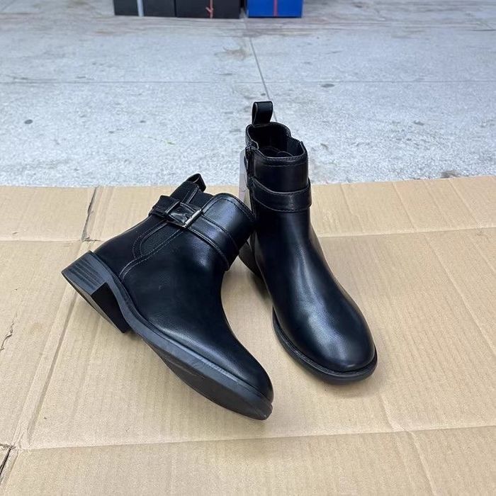 Продаются женские полусапожки
