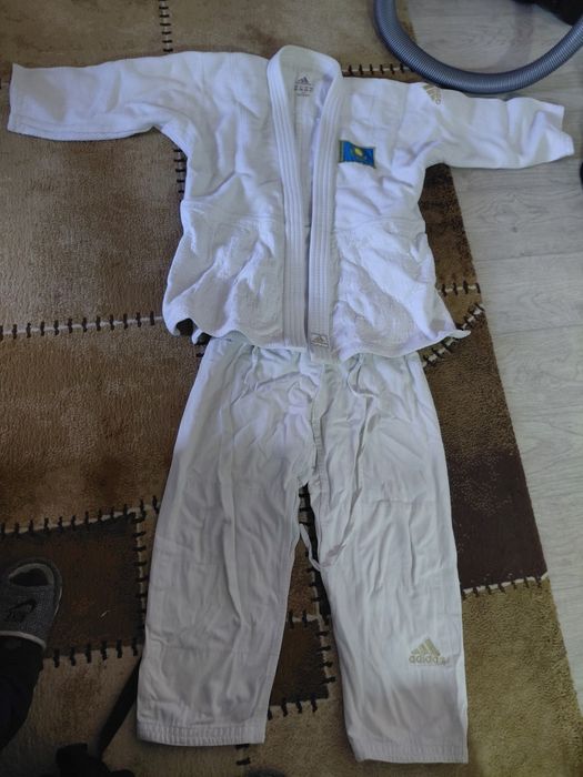 Кимоно форма дзюдо