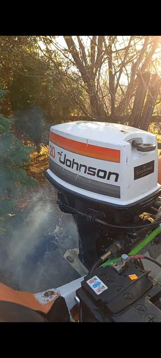 Vând barcă cu motor, RIB cu motor 20 cp Johnson 2t.