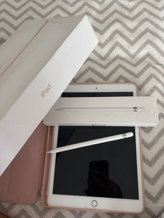 Apple iPad 8 (2020) 32GB Wi-Fi + Apple Pencil + husă + cutie originală