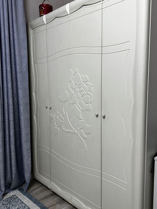 Детский гарнитур (кровать и шкаф)