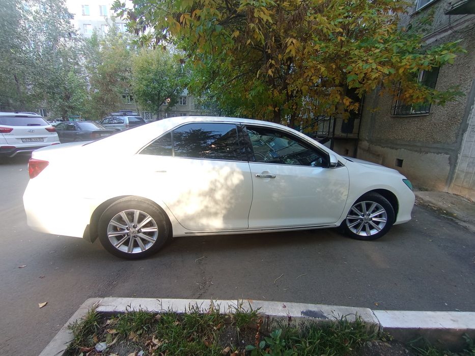 Продам Камри 50 в белым цвете