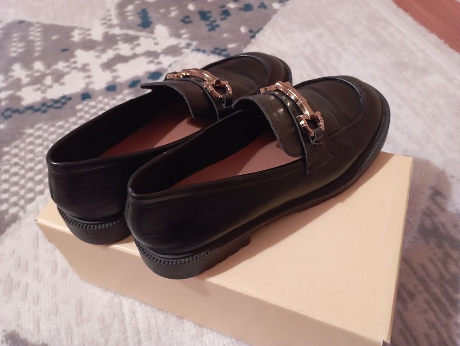 Обувь б/у в отличном состоянии