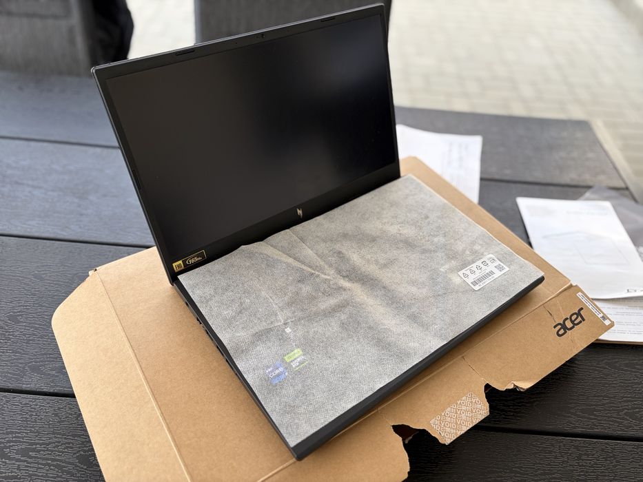 Acer Gaming Nitro V15 (i9 / 1T SSd / 32gb Ram)