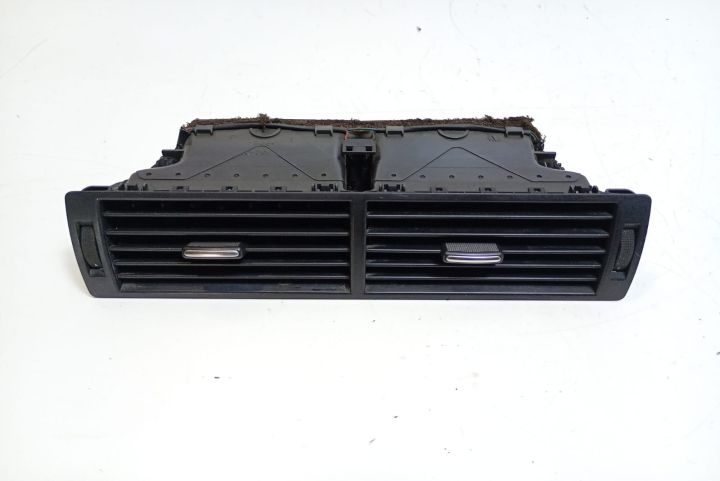 Grila  ventilatie centrala bord 4438201 Audi A4 B6 seria