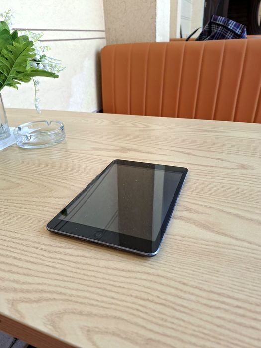 Продам iPad на запчасти