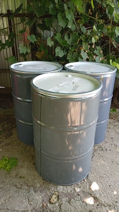 Vând butoaie din tablă preț 110
