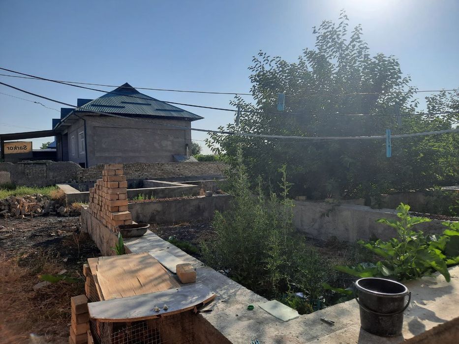 Yer uchaska sotiladi 15 sotik Yer fundament quyilgan