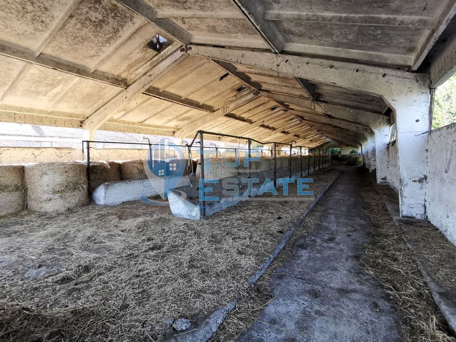 Продава се Промишлена сграда в с. Ресен, Област Велико Търново - 1740 кв.м за 84 €/кв.м - Снимка #5