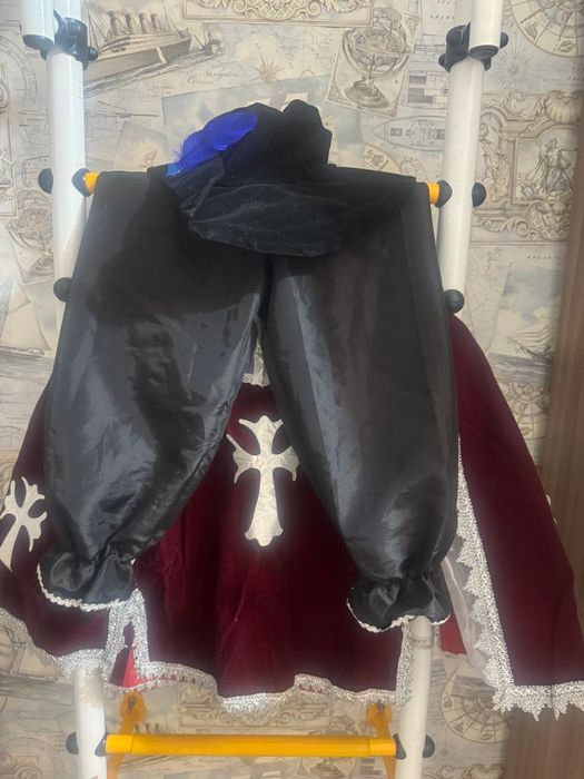 Костюм мушкетёра