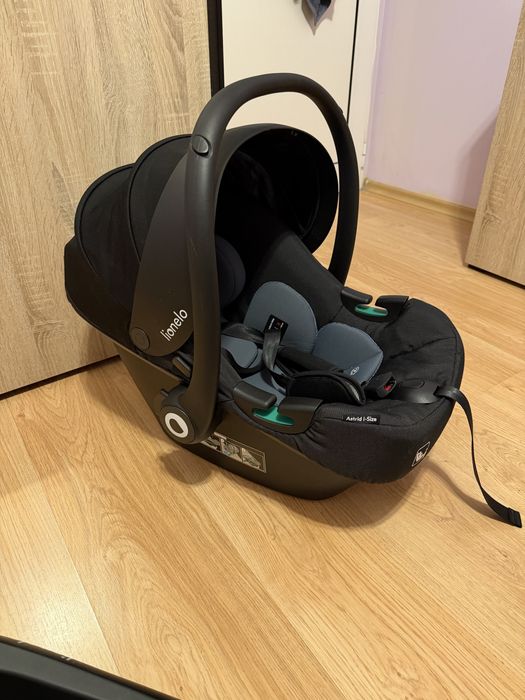 База и кош за кола Lionelo