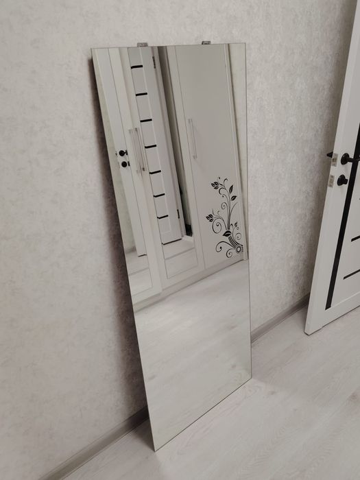 Продам зеркало высота 156 см , длина 60 см ,