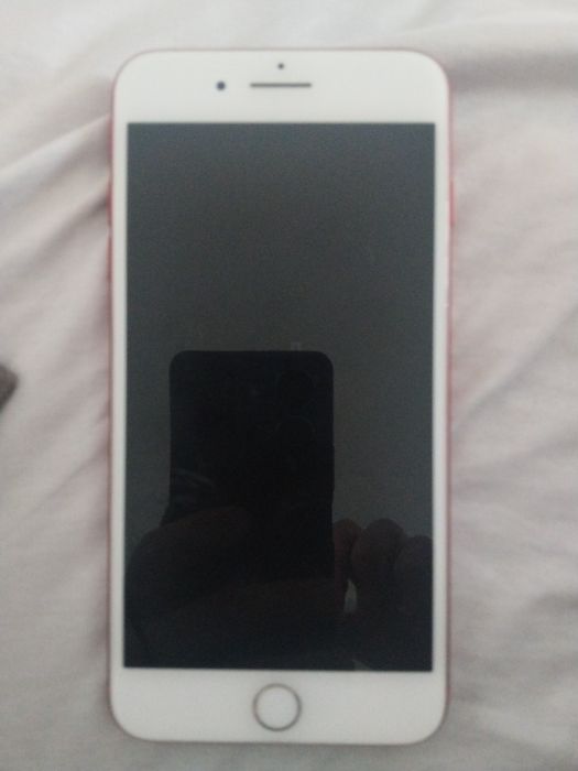 iPhone 7 Plus (PRODUCT)RED.
