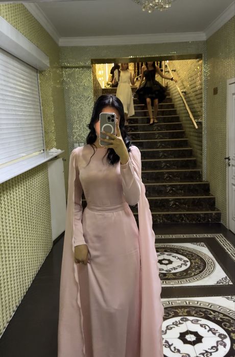 Нежно-розовое платье 44р