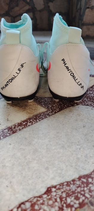 Бутонки Adidas и Nike