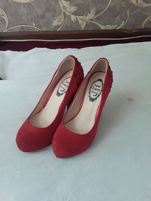 Платформа туфли кийганда жудахам чиройли туради янгидай турибти