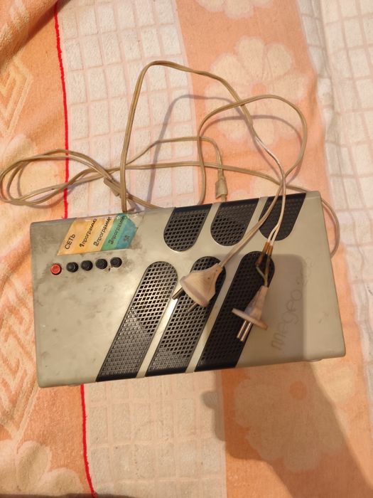 Продам радио приемник советский