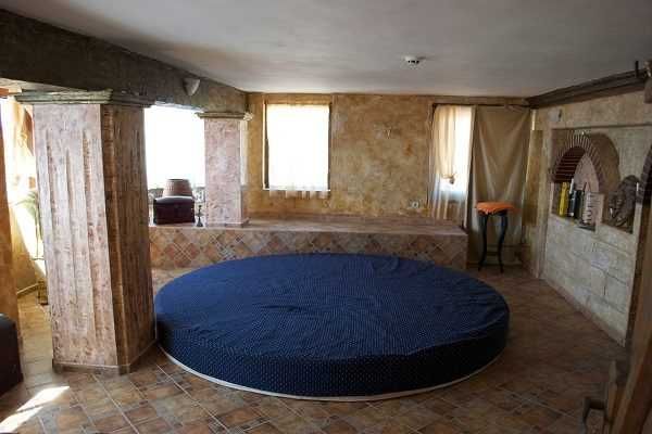 Хотел в Свети Влас с басейн на последния етаж.