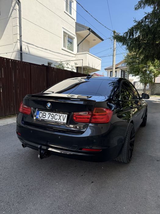 BMW SERIA 3 f30 2012 automat 318d