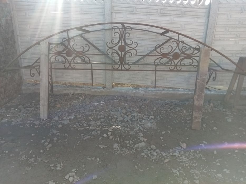 Продам навес, козырек для дома