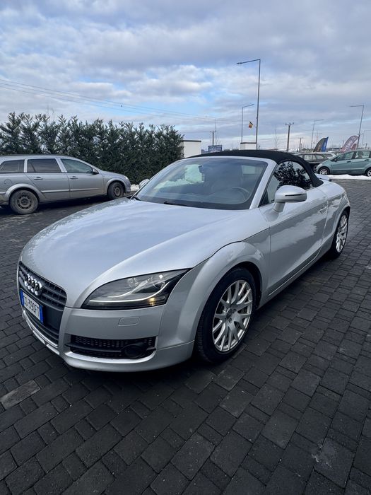 Audi tt cabrio / benzina 200 cai