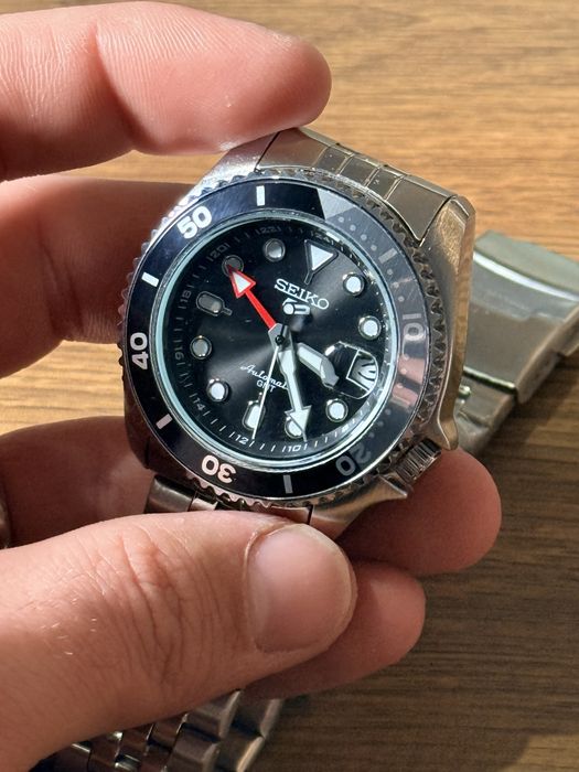 Seiko 5 Automatic GMT - Bruce Wayne