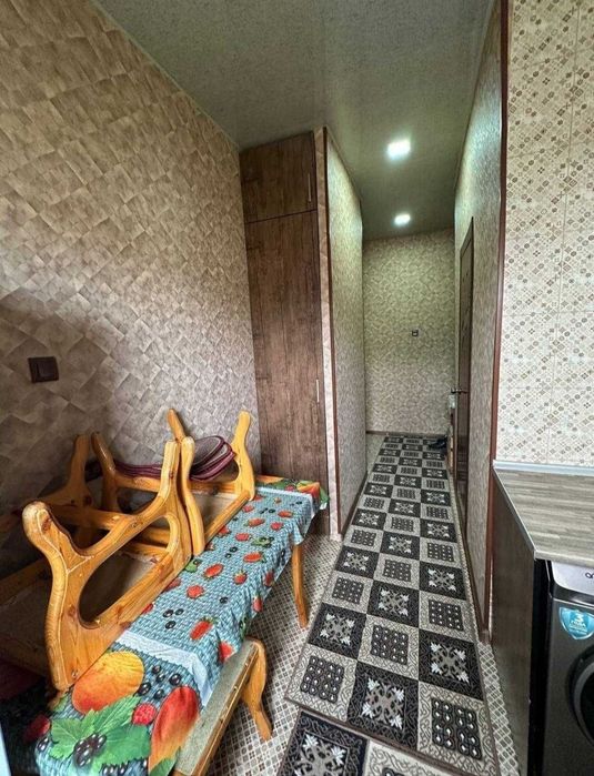 1хоналик 2 хоналик  килинган 4- этаж. 47 кв метр. Адрес: Динамо Бозорч