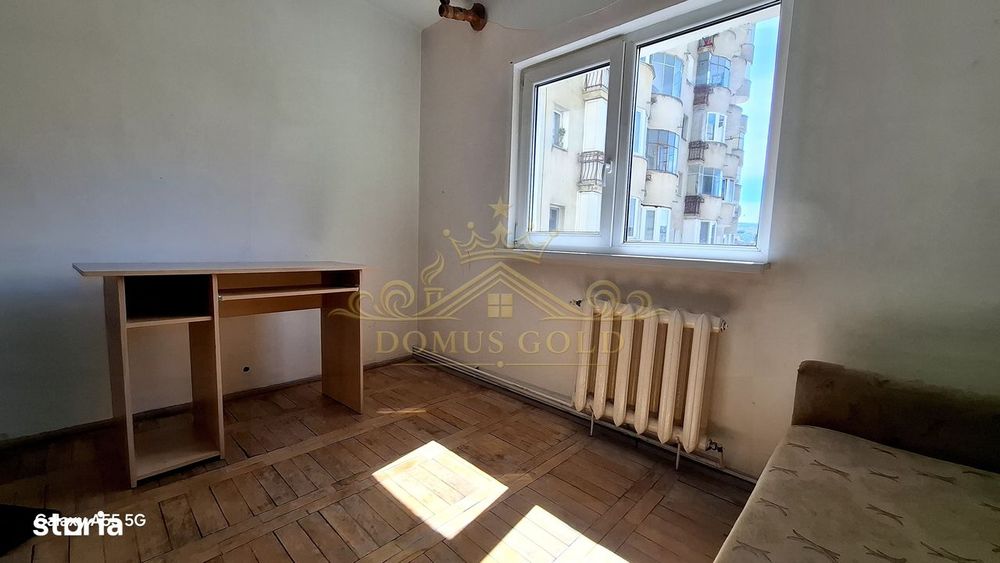 Vind apartament 3 camere Calea Manastur.