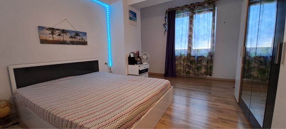 Vand apartament 3 camere sector 2