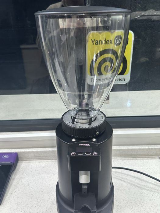 Кофемолка новая автоматическая