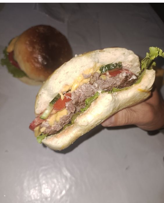 Домашние бургеры и лагман цомян