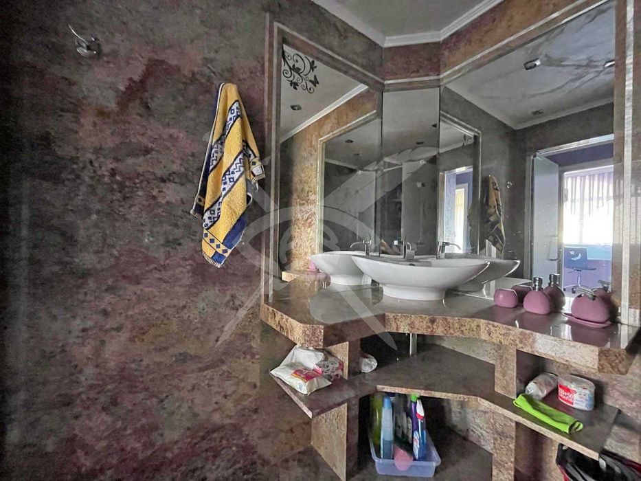 Продава се Тристаен апартамент в к.к. Елените - 100 кв.м за 2070 €/кв.м - Снимка #11