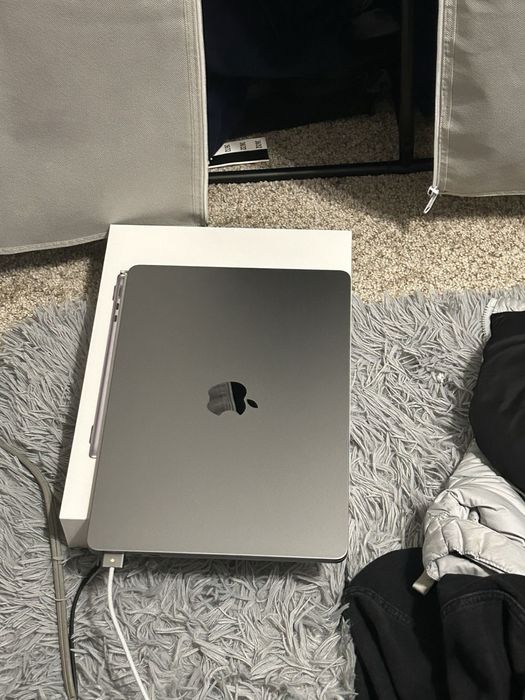 MacBook Air 15.3” M3 (2024) 8/512gb