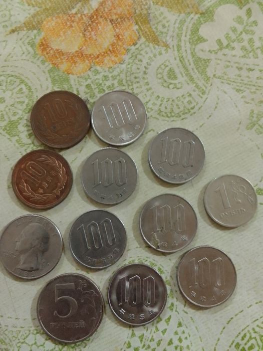 Продам недорого манеты