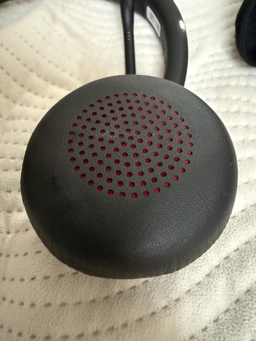 Продавам слушлки Poly savi 7320 office